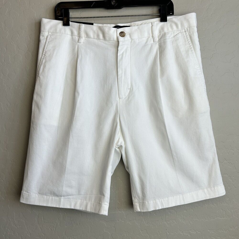 BANANA REPUBLIC CHINO SHORTS adult 35 White Front Pleat 9" Inseam Men's NEW
